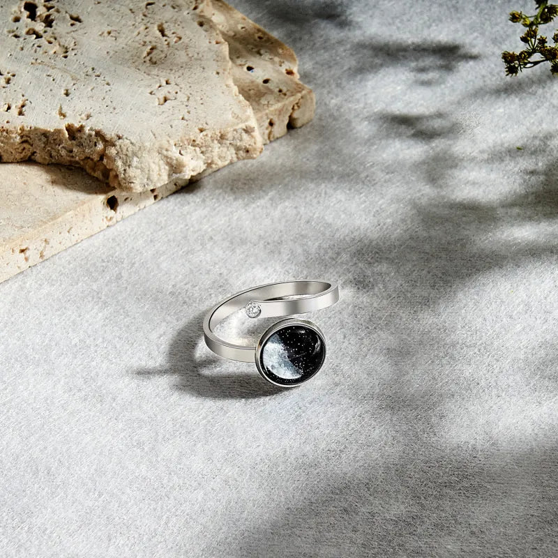 Moon Phase Ring – Luminous Gift