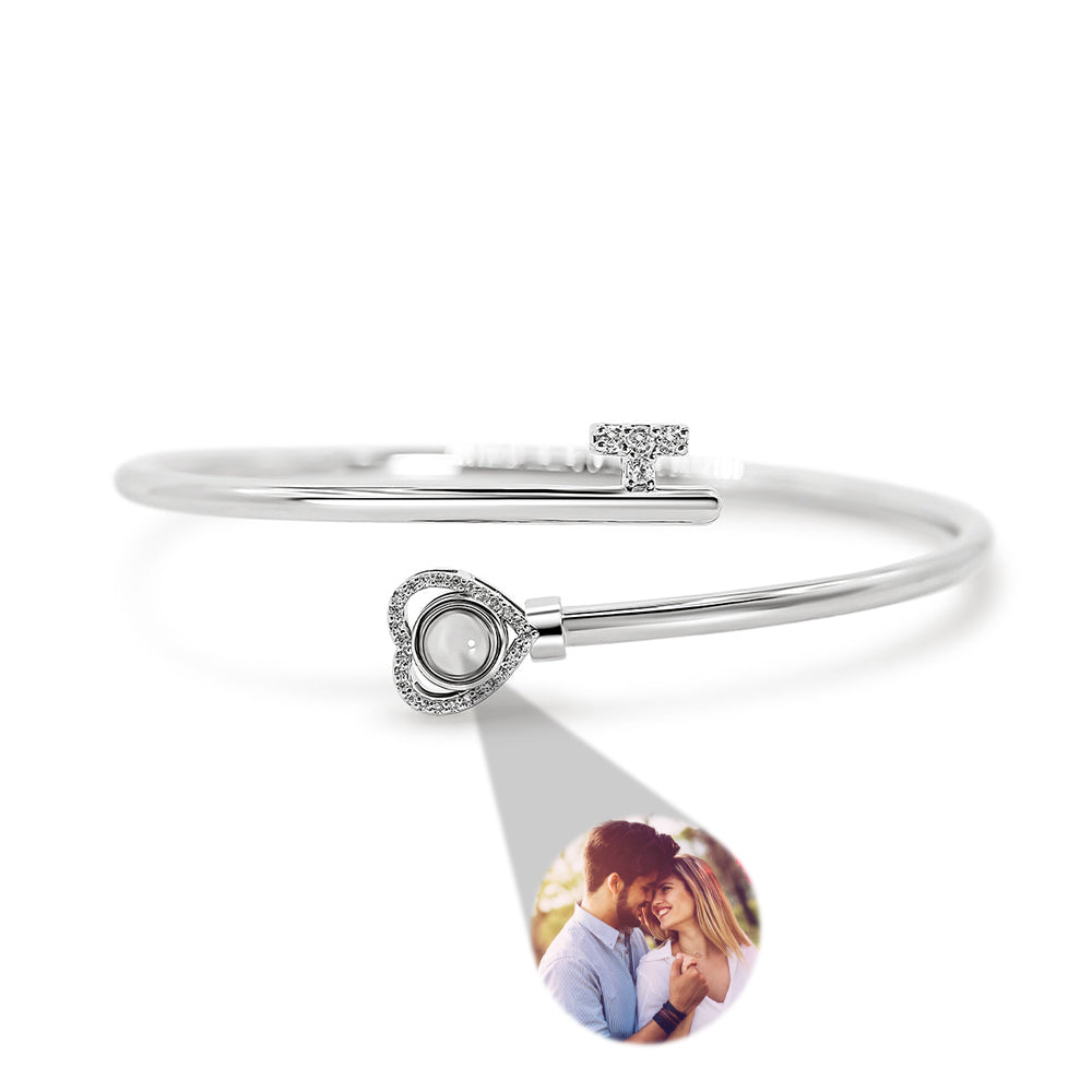Adjustable Heart Projection Bracelet – Gift